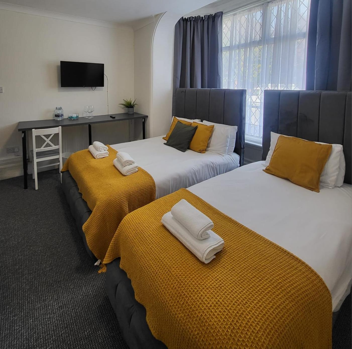Woodford Hotel London Exterior photo