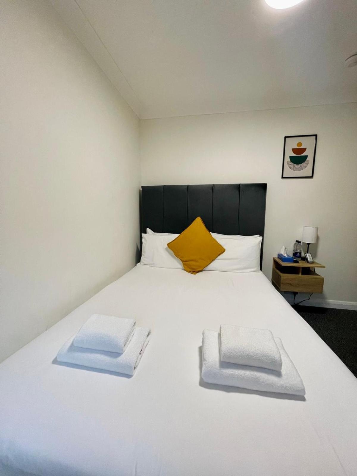 Woodford Hotel London Exterior photo