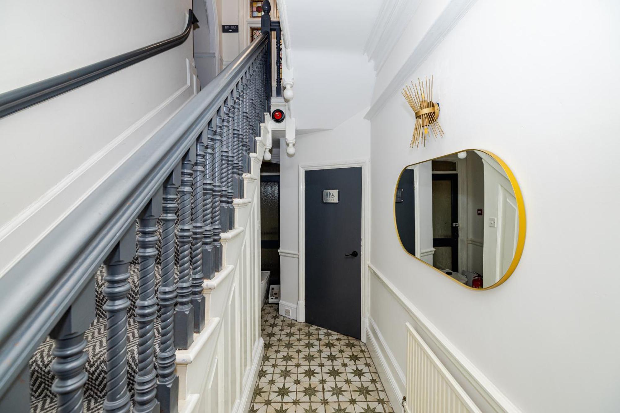 Woodford Hotel London Exterior photo